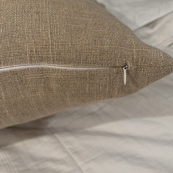 26x13 pillow cover with zipper. And a Mr. & Mrs. sign - Picture 10 of 13